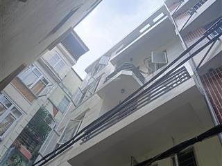 Bán nhà chính chủ phố hoàng quốc việttrần cung dt 40 m2 x 5 t, lô góc mới cách phố 60m, giá 9,9 tỷ