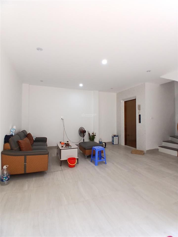 Cc bán nhà đầu phố cát linh, p cát linh dt 37m2, mặt tiền 4,2 m xây 7 tầng mới tinh giá bán 14 tỷ