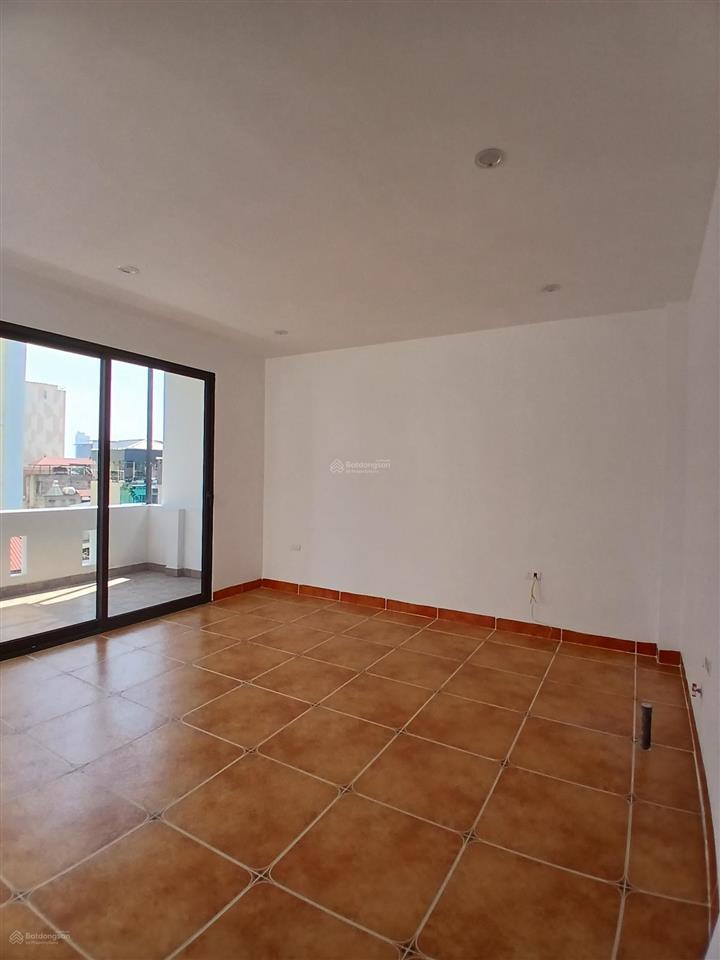 Cc bán nhà đầu phố cát linh, p cát linh dt 37m2, mặt tiền 4,2 m xây 7 tầng mới tinh giá bán 14 tỷ