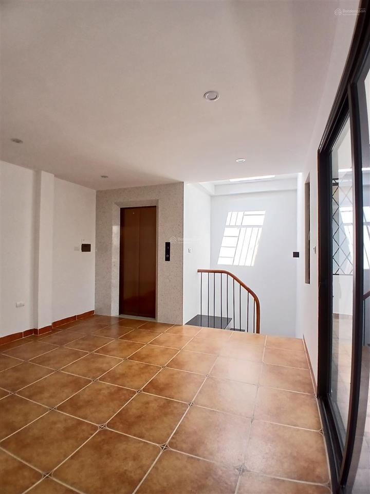 Cc bán nhà đầu phố cát linh, p cát linh dt 37m2, mặt tiền 4,2 m xây 7 tầng mới tinh giá bán 14 tỷ