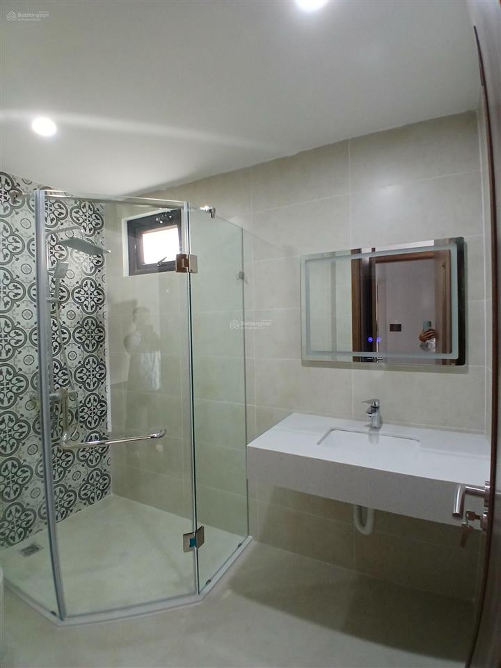 Cc bán nhà đầu phố cát linh, p cát linh dt 37m2, mặt tiền 4,2 m xây 7 tầng mới tinh giá bán 14 tỷ