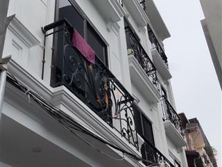 Gia đình cần bán nhà phân lô phố pháo đài láng dt 35 m2 x 6 t mới thang máy giá 8,85 tỷ