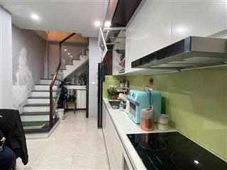 Cc cần bán nhà phân lô ngõ 61/4 phố phùng chí kiên dt 30 m2 xây 5 tầng đầy đủ nội thất ô tô đỗ cổng