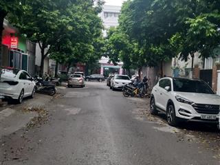 Bán biệt thự ngõ 20 trần kim xuyến. dt 200m² xây 4 tầng, mặt tiền 13,5m. giá 80 tỷ.