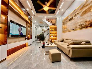 Bán nhà mặt ngõ phố kim hoa,xã đàn dt 40 m2 x 5 t ô tô cách 5 m mới phun nội thất giá 11,8 tỷ