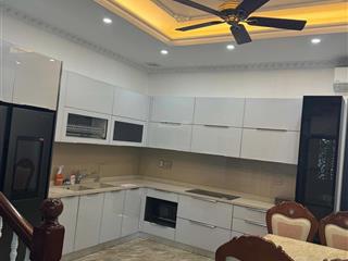 Bán nhà 6 tầng cầu thang máy ngõ 81 phố linh lang  đào tấn. dt 60m2/ tầng. lô góc. rẻ 0935 033 ***