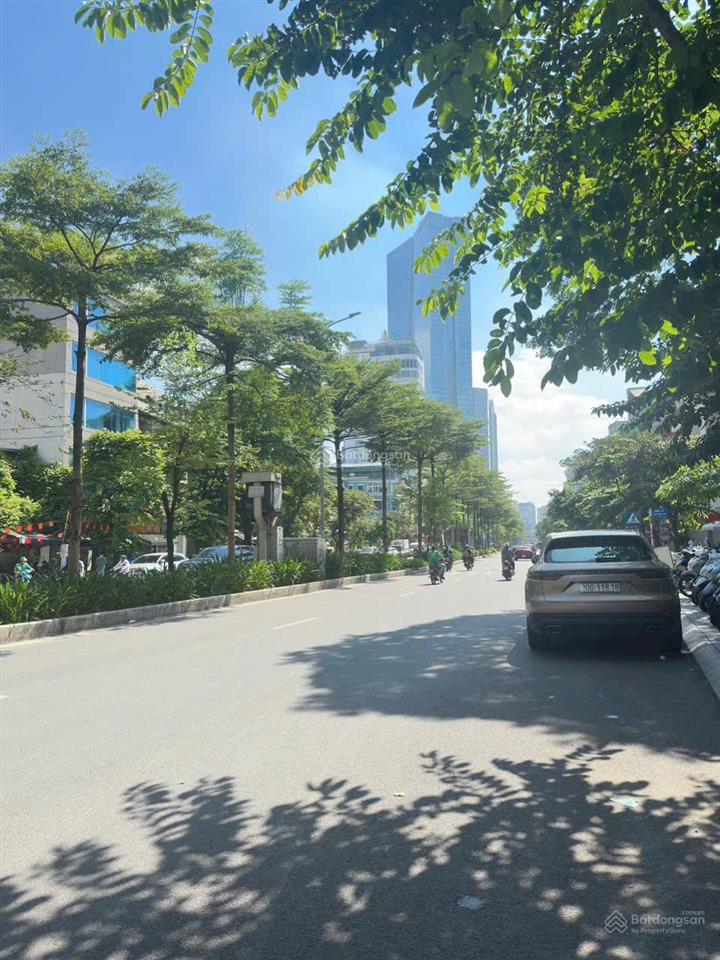 Cho thuê nhà mặt phố văn cao  ba đình. diện tích sử dụng 70mv mặt tiền rộng 10m kinh doanh víp