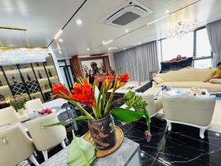 Bán penthouse rainbow văn quán, dt 400m2, căn góc view hồ, nhà hoàn thiện đẹp.
 kiều thuý 0949 17