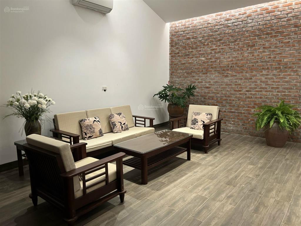 Bán nhà đường bắc biên, ngọc thuỵ long biên, hn. 200m2, giá bán 247 tr/m2.  kiều thuý 0949 170 ***