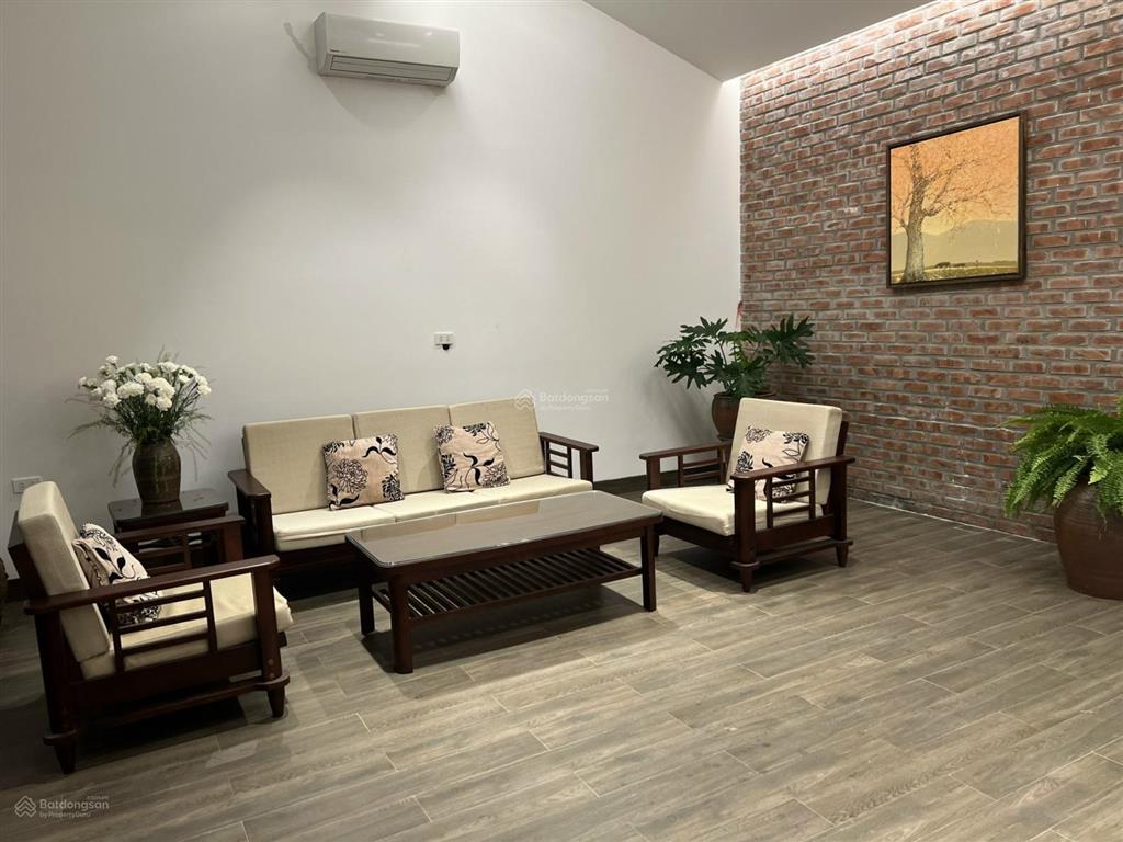 Bán nhà đường bắc biên, ngọc thuỵ long biên, hn. 200m2, giá bán 247 tr/m2.  kiều thuý 0949 170 ***