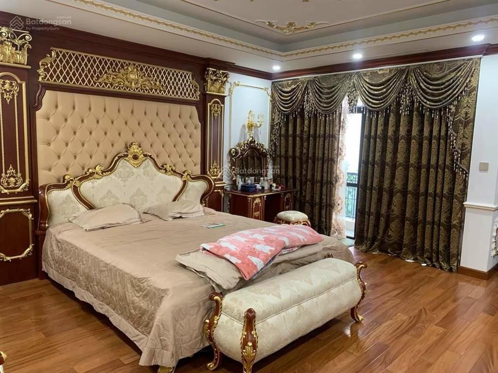 Bán gấp bt dịch vọng cạnh công viên cầu giấy 89 tỷ 306m2 mt 15m xây 4t nổi 1 hầm đường hè 17m