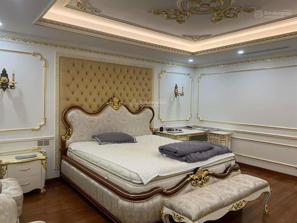 Bán gấp bt dịch vọng cạnh công viên cầu giấy 89 tỷ 306m2 mt 15m xây 4t nổi 1 hầm đường hè 17m