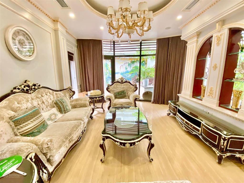 Bán gấp bt dịch vọng cạnh công viên cầu giấy 89 tỷ 306m2 mt 15m xây 4t nổi 1 hầm đường hè 17m