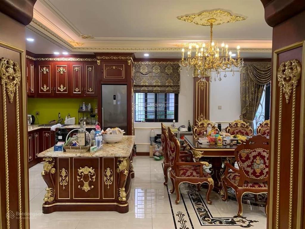 Bán gấp bt dịch vọng cạnh công viên cầu giấy 89 tỷ 306m2 mt 15m xây 4t nổi 1 hầm đường hè 17m