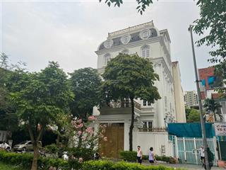 Biệt thự thành phố giao lưu 58 tỷ 190m2 mt 10m 4 tầng 2 mặt đường trước sau, trước nhà có vườn hoa