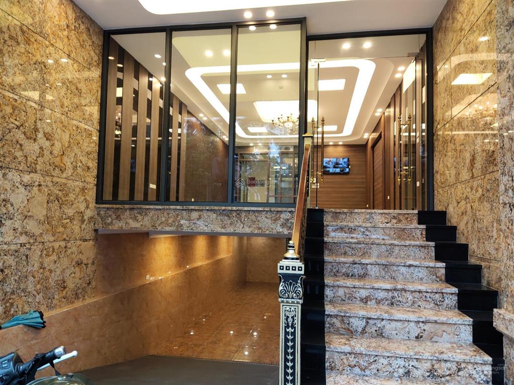 Bán nhà phố hoàng ngân, quan nhân quanh 40 tỷ 180m2 mt 8m 3 mặt thoáng có gpxd 7 tầng ô tô vào