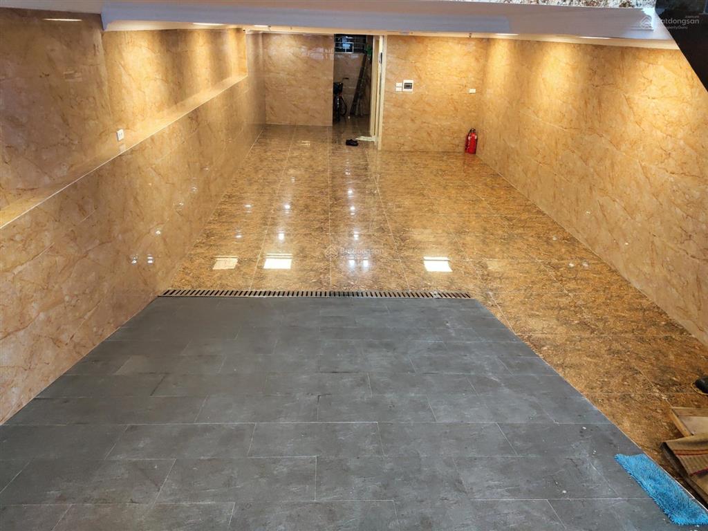 Bán nhà phố hoàng ngân, quan nhân quanh 40 tỷ 180m2 mt 8m 3 mặt thoáng có gpxd 7 tầng ô tô vào