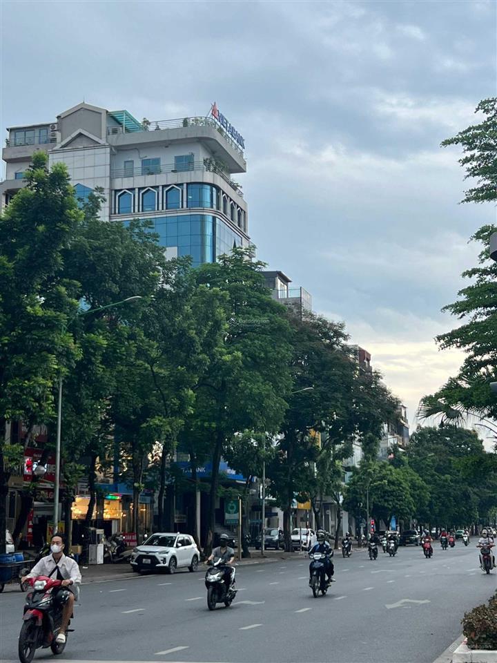 Bán nhà mặt phố hoàng quốc việt 155 tỷ 260m2 mt 11m xây 9 tầng thang máy, vị trí đẹp nhất phố