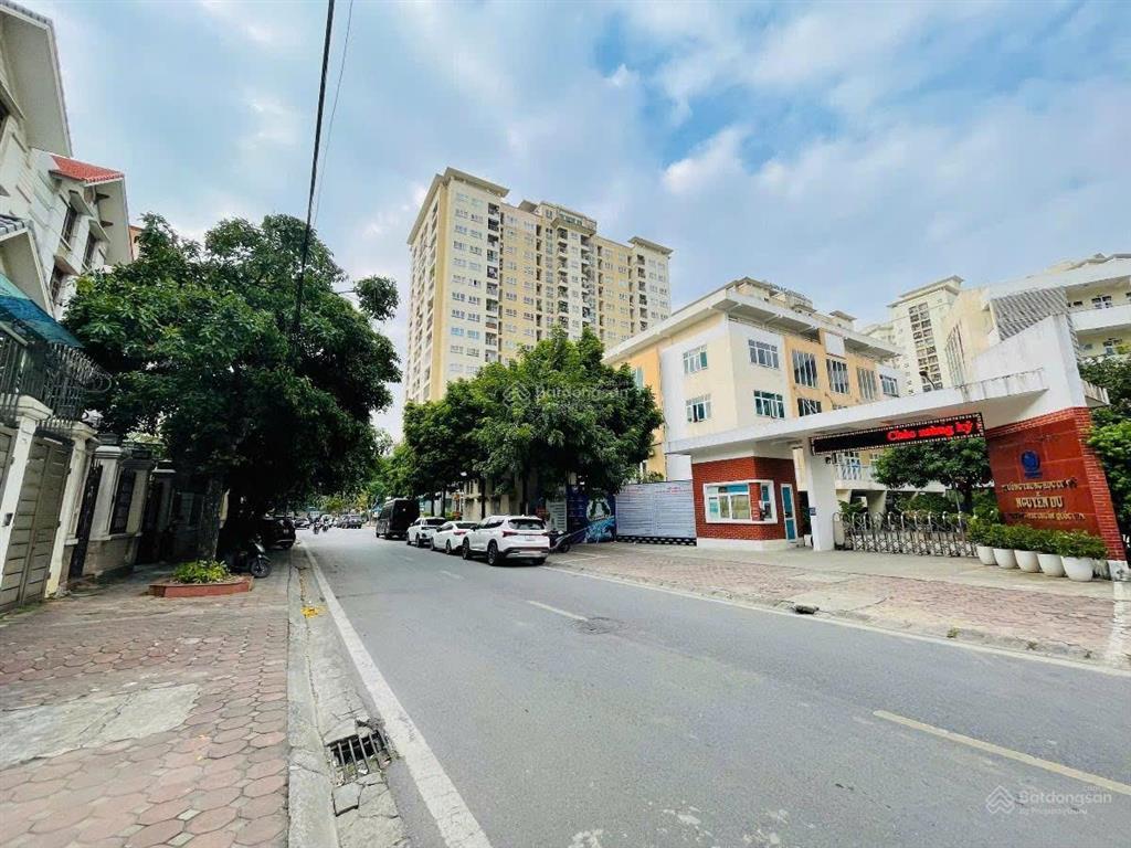 Bán gấp biệt thự gần big c thăng long, vinhome greenbay 59 tỷ/165m2 xây 5 tầng có hầm đường 12m