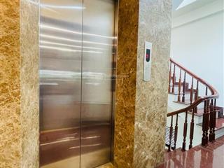 Bán nhà mặt phố quận hoàn kiếm lô góc, thang máy, mặt tiền 9.5m sổ vuông siêu hiếm