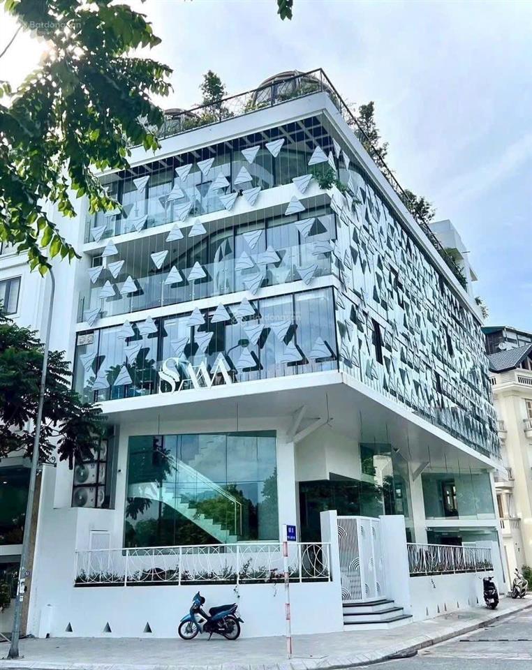 Nhà hàng 5 sao 280m2 mặt phố vip nhất long biên  6 tầng  thang máy  lô góc  4 ô tô tránh