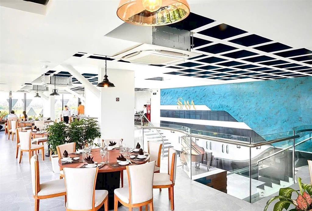 Nhà hàng 5 sao 280m2 mặt phố vip nhất long biên  6 tầng  thang máy  lô góc  4 ô tô tránh