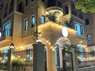 Biệt thự văn quán  mặt hồ  ô góc  vỉa hè giá chỉ 86 tỷ