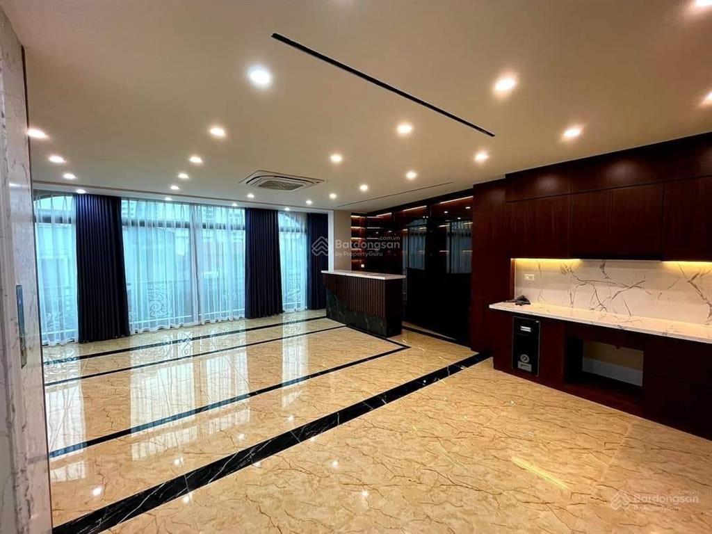 Bán nhà 9t thang máy mặt phố hoàng quốc việt ô tô dừng đỗ ngày đêm giá chỉ 17,6 tỷ