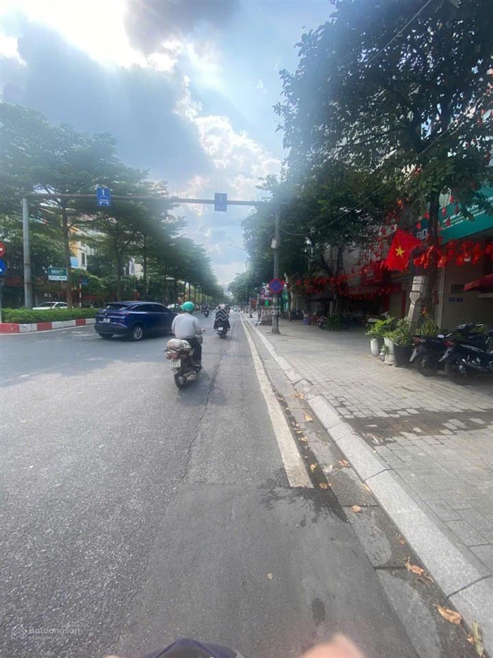 Cho thuê nhà mặt phố kim mã, dt 48m2x5t, mt 3,6m, đoạn kd đẹp, thông sàn vỉa hè rộng  0987 709 ***