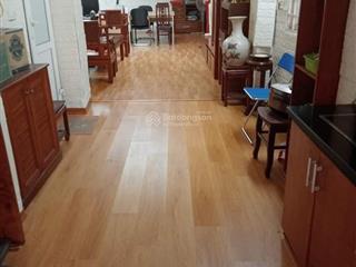 Cho thuê căn hộ tập thể tầng 1 liễu giai 55m2, 2 ngủ, 2 vệ sinh  để ở/làm vp/ bán online