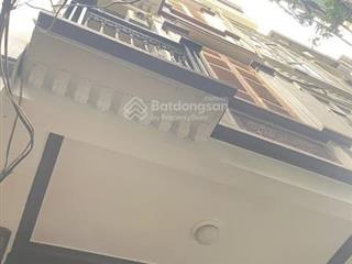 Cho thuê nhà 4 tầng đội cấn  gần bưởi giá 12 triệu/th