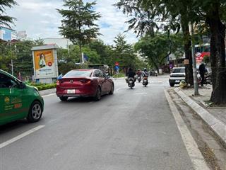 Bán đất mặt phố lạc long quân 180m2, mt11m. vị trí đẹp, vỉa hè rộng. view trực diện hồ tây.