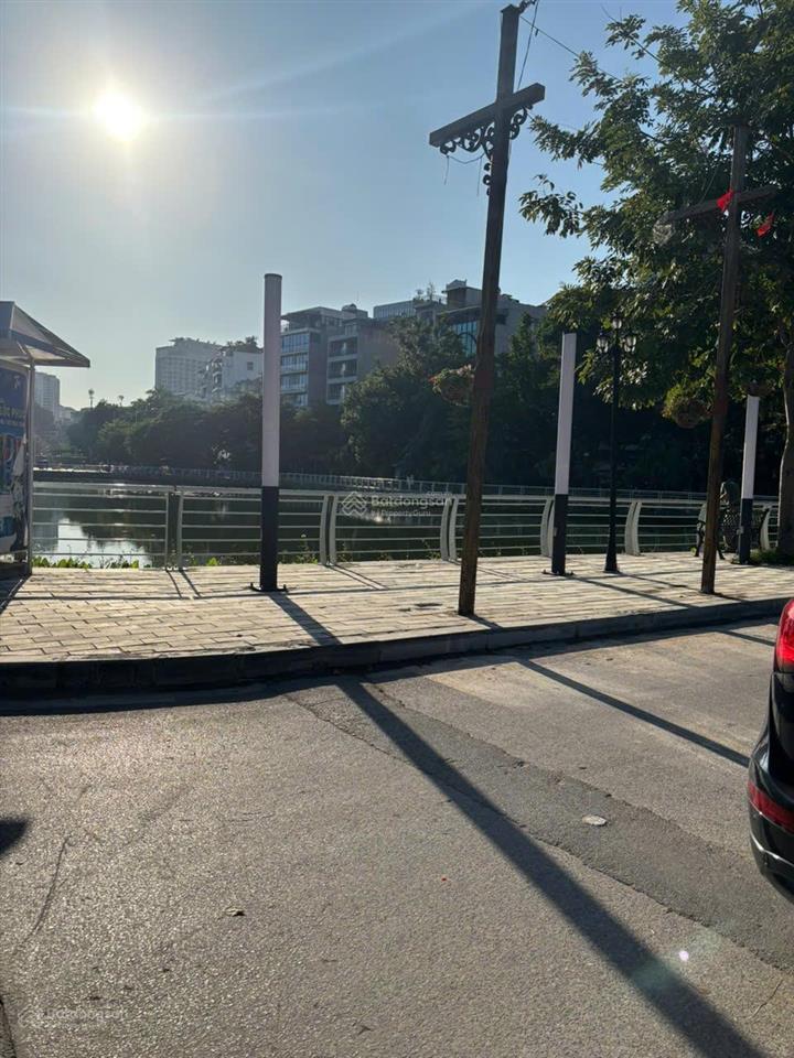 Bán nhà trịnh công sơn 35m2 mt4m 4 tầng, nhà dân xây, cách phố 45m. vị trí trung tâm trịnh công sơn