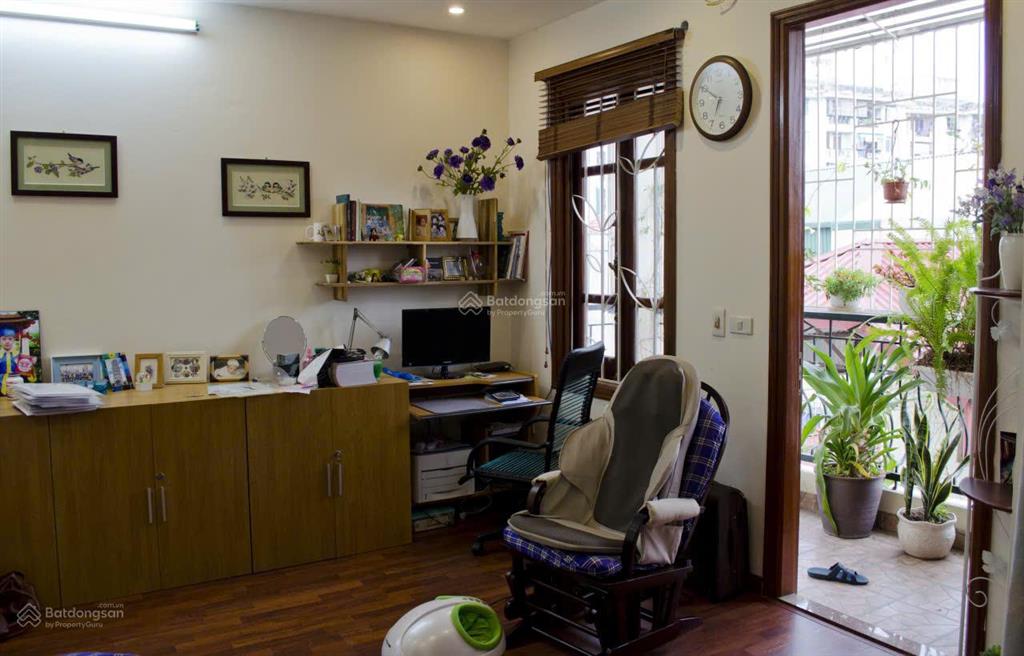 Bán nhà trịnh công sơn 35m2 mt4m 4 tầng, nhà dân xây, cách phố 45m. vị trí trung tâm trịnh công sơn