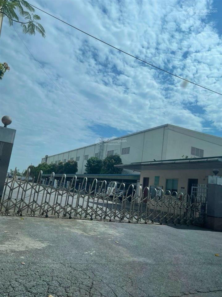 Bán kho nhà xưởng khu công nghiệp thạch thất. dt 9000m2 hai mặt đường có sẵn xưởng đạt chuẩn