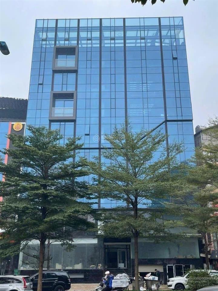 Chuyển nhượng tòa nhà văn phòng mặt đường láng siêu vip