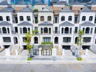 Shop ciputra 3 đó ạ. diện tích 140m2  160m2. giá 60 tỷ. sổ đỏ lâu dài