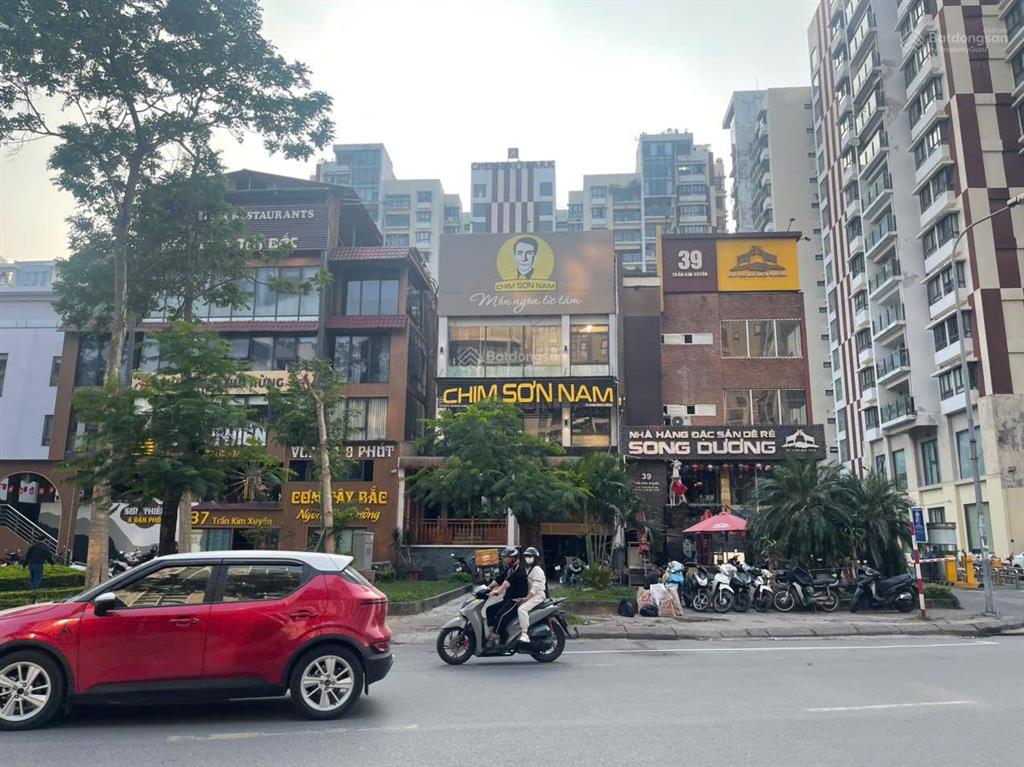 Bán nhà mặt phố trần kim xuyến. diện tích 153m2 x 5 tầng mặt tiền 9m. vỉa hè 7m. giá 114 tỷ