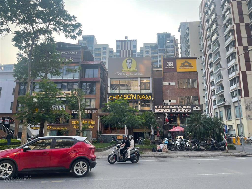 Bán nhà mặt phố trần kim xuyến. diện tích 153m2 x 5 tầng mặt tiền 9m. vỉa hè 7m. giá 114.75 tỷ