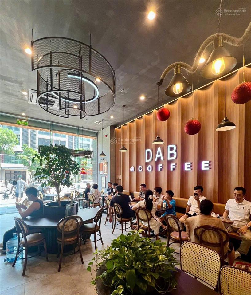 Cần bán shophouse chân đế chung cư bình minh garden 228.34m2 giá 25 tỷ full đồ đang kinh doanh