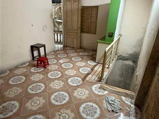 Cực hiếm chưa đến 5 tỷ có nhà 30m2 x 3 tầng, lô góc, thông các ngả, phúc xá, ba đình, hà nội