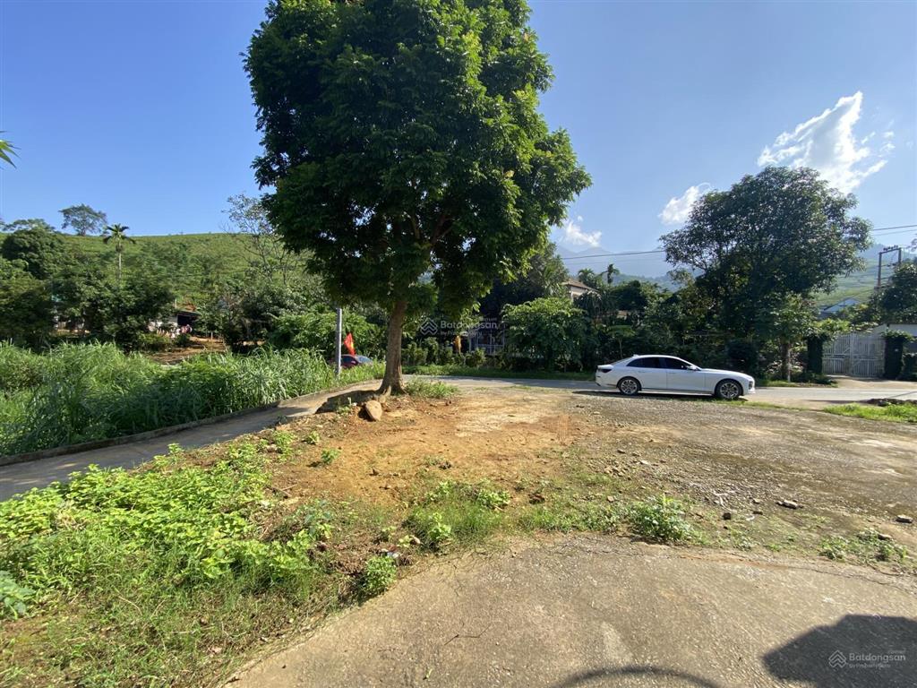 Tôi cần bán gấp lô đất mặt tỉnh lộ 415 minh quang, ba vì. mt 25m, sổ đỏ và có sẵn nhà cấp 4 đẹp
