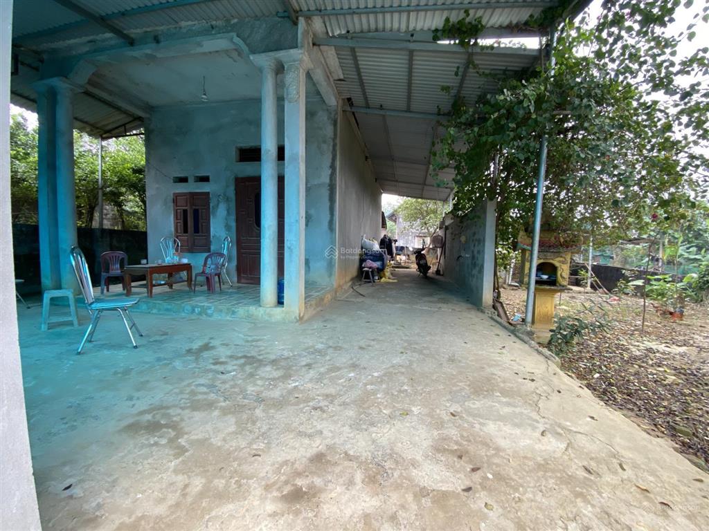 Tôi bán lô góc 415m trục chính xã, mt 16m, ngay ngã 3, kinh doanh tốt, có sẵn nhà ở ngay