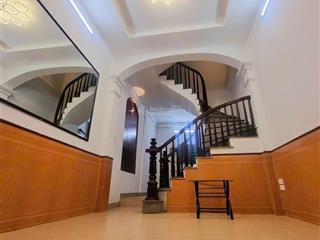 Tôi cần bán nhà 5 tầng 33m2 lạc long quân thụy khuê