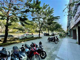 Chính chủ bán căn mặt đường trịnh văn bô, hoàn thiện đẹp, 2 đường trước sau.  0904 562 ***