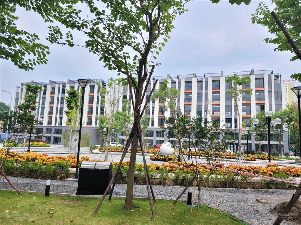 Bán nhanh căn liền kề hoàng thành pearl mặt đường nguyễn văn giáp.  0989 182 ***