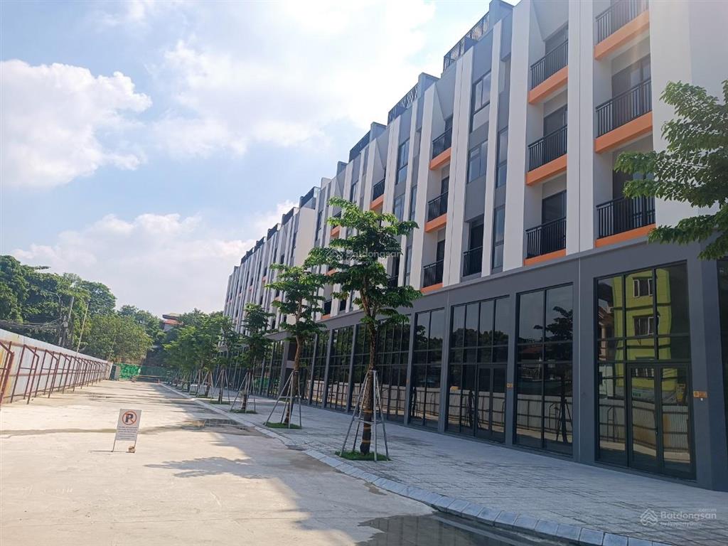 Bán nhanh căn liền kề hoàng thành pearl mặt đường nguyễn văn giáp.  0989 182 ***