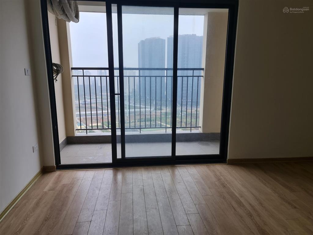 (gấp) chủ nhà cần chuyển sang căn 3 ngủ nên bán gấp căn 2 ngủ 72m2, view sông, sổ đỏ, tầng cao