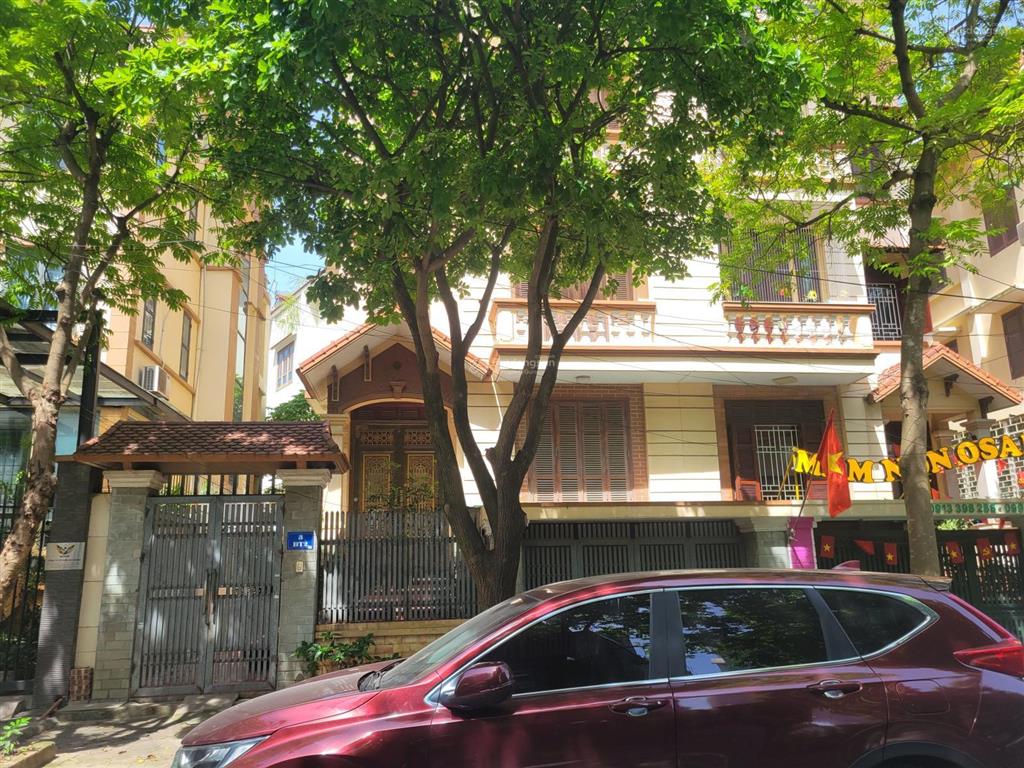 Bán biệt thự kđt trung văn hancic mặt vườn hoa hoàn thiện đẹp. thang máy. tầng hầm dt 175m2