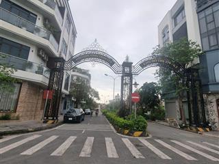 Gia đình cần chuyển đổi bán lô 2 mặt đường tại kđt 379 phan bá vành